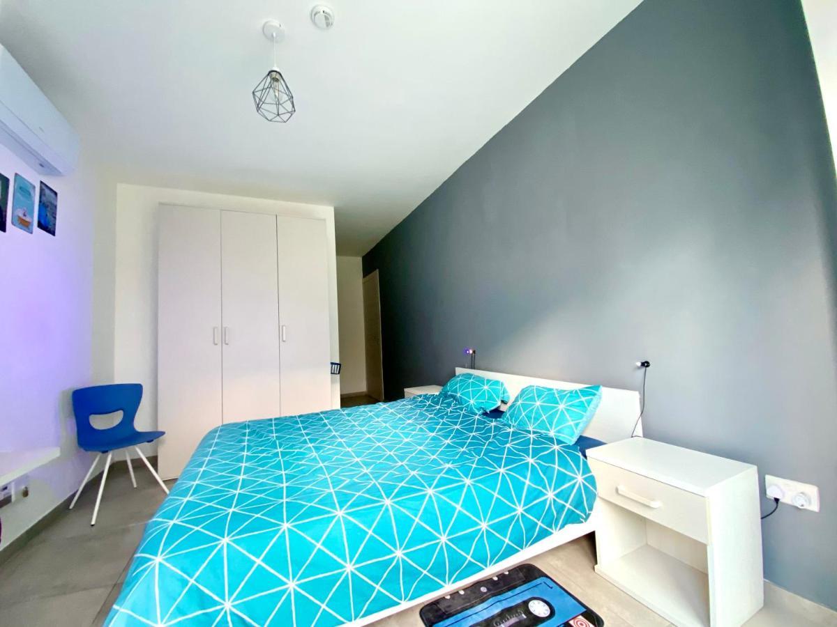 Central- Private En-Suite With Balcony In Shared Residence Pieta Экстерьер фото