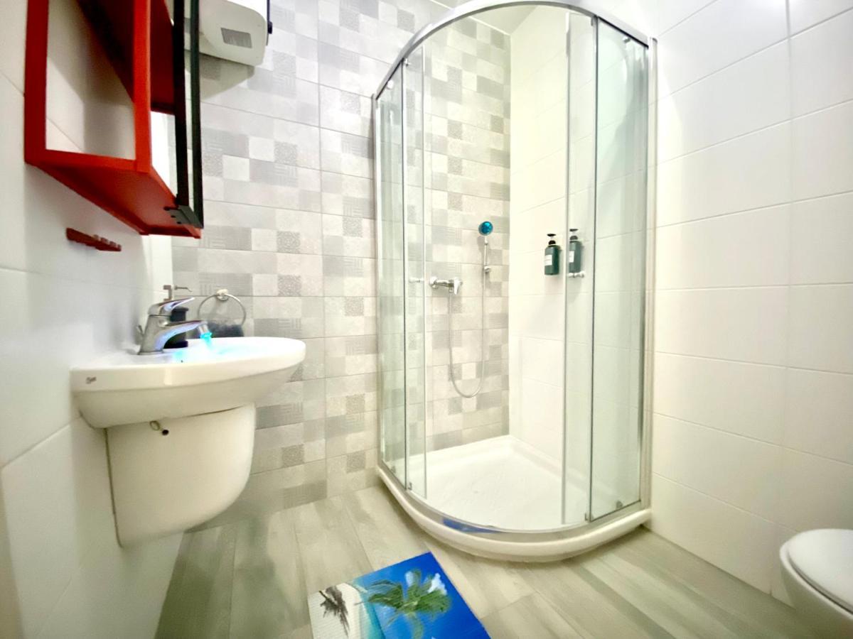 Central- Private En-Suite With Balcony In Shared Residence Pieta Экстерьер фото